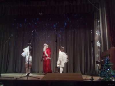 В Новоазовске прошло театрализованное представление «День святого Николая».