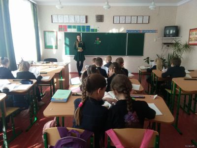 Сотрудники отдела юстиции посетили школы Новоазовского района