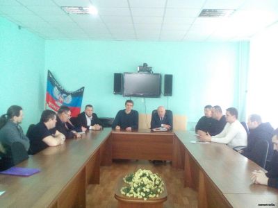 Агитационная встреча руководителя координационного штаба Народной Дружины Владимира Тараненко с дружинниками Новоазовского района