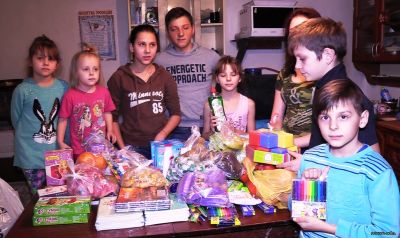 Сотрудники Минюста привезли гуманитарную помощь для многодетной семьи Елены Масиковой