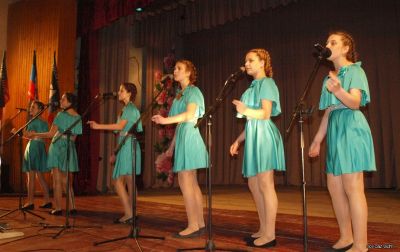 В Новоазовске прошел творческий отчетный концерт «Наши таланты - тебе, Республика!»