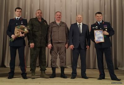 В Новоазовске прошел концерт фронтового ансамбля «Братья казаки»