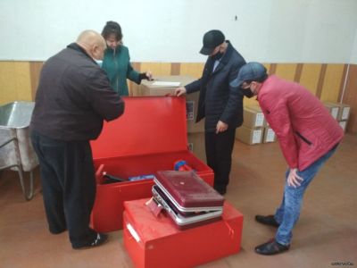 Выдача гуманитарной помощи